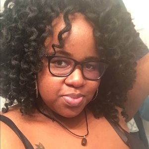 Meet your Posher, Alyssa